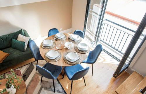 Bright 3BR Flat w/ AC in City Center by LovelyStay - Photo 48