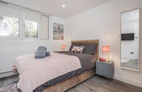 Lovely 2-Bedroom Condo With Balcony and Park View - Foto 1