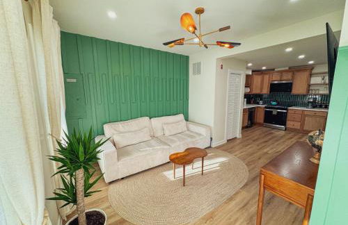 Elegant 3BR 2BA Entire Apartment Short Walk To The Beach Heart Of Wildwood - Foto 1