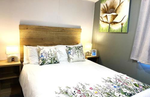 BAF Luxury Stays - Billing Aquadrome - Caravan Sleeps 8 - Photo 19