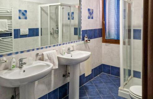 Gorgeous Apartment In Camporosso - Photo 22