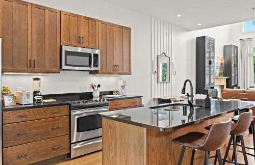 Exquisite Condo with Views in Trendy NuLu District - Foto 22