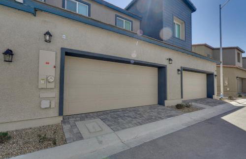 Inviting Henderson Townhome with Community Pool! - Foto 30