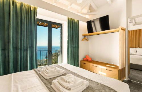 Mani Theasis - Foto 78