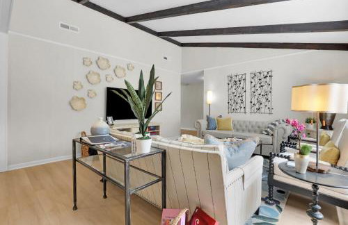 NEW! The White House, with 2 King Ensuites close to Parris Island and Downtown - Foto 2