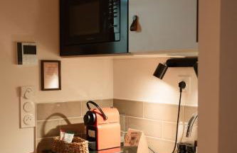 Appart'hôtel Le Corot - Accès Autonome - Saint-Junien Centre - Foto 21