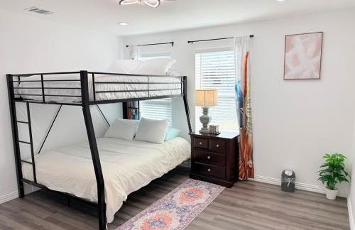 Cozy Lakeview Retreat Home - Photo 38