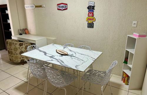 Piscina e Sinuca CASA Beto Carrero 500m do Parque 1 suite e 2 quartos 3bwc a 300m da Praia churrasqueira e estacionamento privado - Foto 25