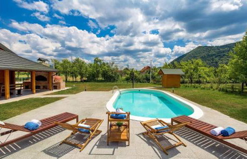 V's place - wooden house with heated pool and outdoor sauna - Foto 14