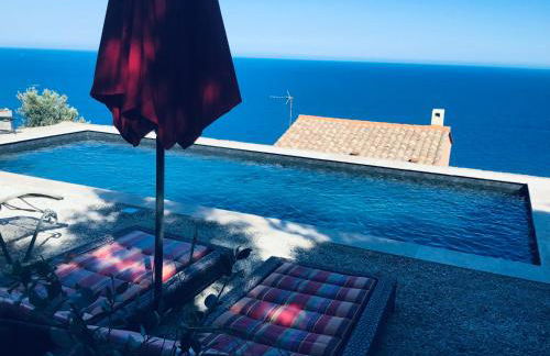 Belle Villa VUE MER EXCEPTIONNELLE PISCINE PRIVÉE 3 mn PLAGES et CALANQUES - Foto 1