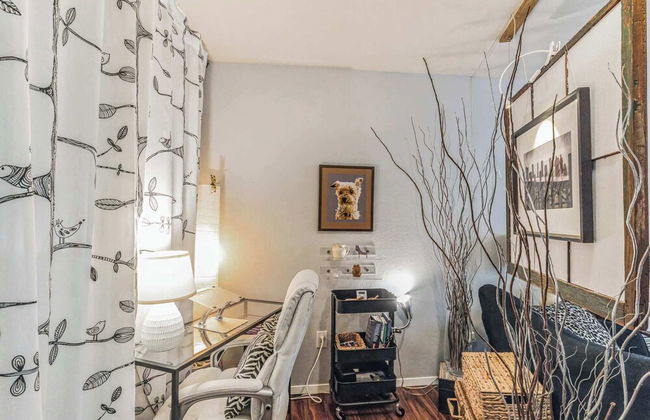 Cozy Retreat in Central East Austin - Photo 20