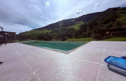 Sítio aconchegante com piscina, sauna e churrasqueira - Photo 5