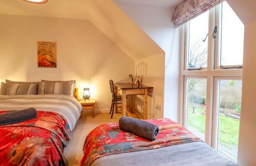 Bryn Y Garreg Cottage - The Wireless Tech Free Farm - Photo 29