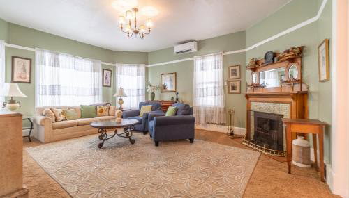 Rustic 2-Bedroom walking distance to Downtown - Foto 3