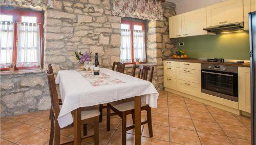 Lovely Apartment In Porec With Wifi - Foto 2