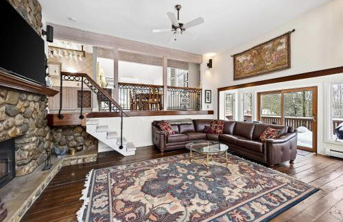 Chalet Across from Holiday Valley Walk to Lifts - Foto 2