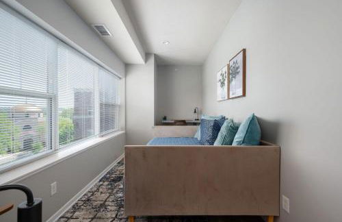 HUGE New Apartment, Free Parking, Near Mayo! - Foto 11