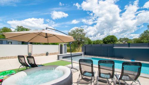 Villa Marsel with Pool & Jacuzzi by Istrabook - Foto 2