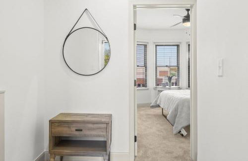 Brick Beauty Downtown, 3BR, Fenced Yard, Garage! - Foto 25