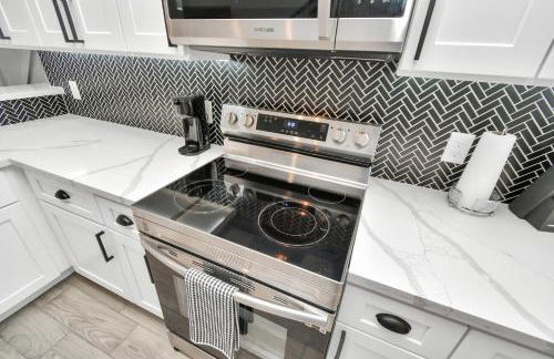 NEW! Grand Luxé Retreat - Modern Luxury - Free Parking - Near Med Center & NRG - Foto 37