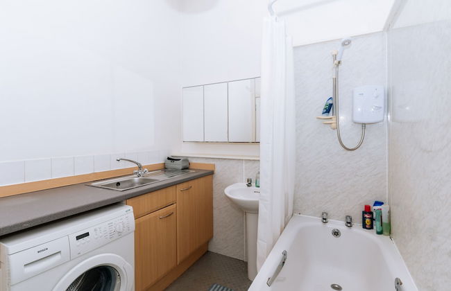 Spacious 4 Bedroom Apartment Near The Meadows/old Town - Foto 22