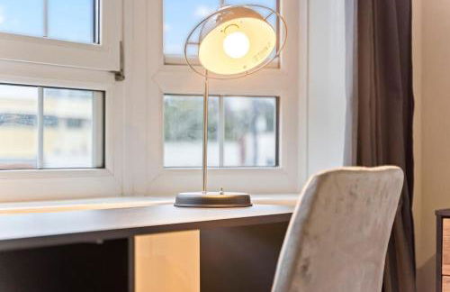 Modern 4 Bed house Ideal for Groups, Contractors near City Airport & O2 Arena, free parking & Wifi included - Foto 6