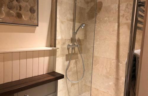 Romantic Cottage with Wood-fired Hot tub and Outdoor Pizza Oven - Foto 18