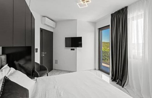 3 Bedroom Gorgeous Home In Sorici - Photo 28