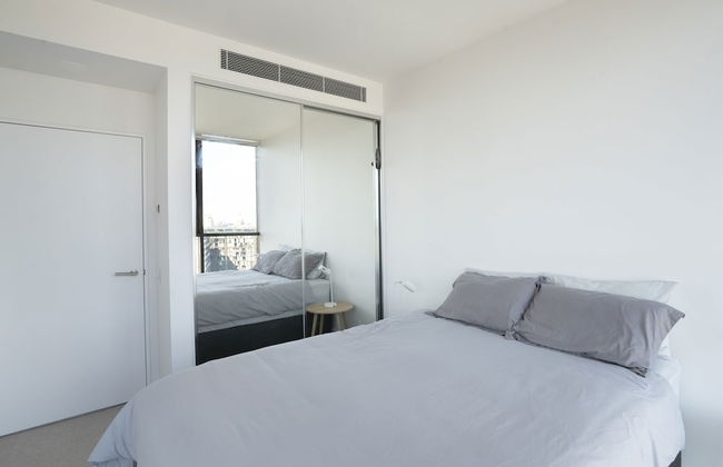 Modern Apartment in Darling Harbour - Photo 4