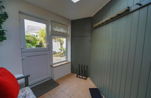 Cosy Cottage with Quiet Garden - Photo 9