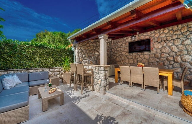 Holiday Home with Private heated Pool, Sea view & Basketball Court - Foto 34