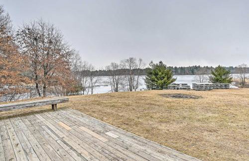 Waterfront Castle Rock Lake Cabin with Deck and Grill - Foto 3