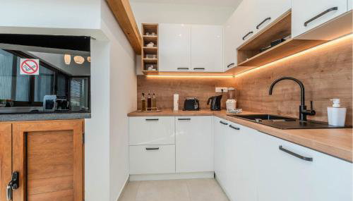 4 Bedroom Cozy Home In Jovici - Foto 5