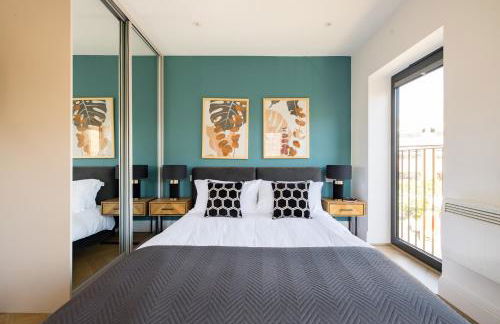 Staines Riverside by Charles Hope - Foto 40