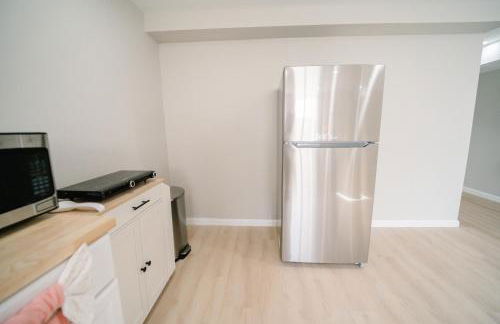 Spacious 5BR 3BA Free Parking Minutes to DC with Pool - Foto 19