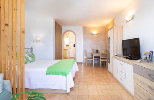 TenoHomes Oceanview Studio with Balcony - Foto 12