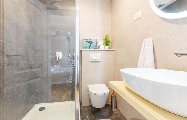 Peaceful Murvica Villa Pool, Garden, and Modern Comfort - Photo 14