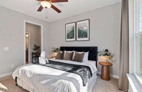 Cottage with 3 King Beds, 3 min to Marina, Fire Pit - Foto 69