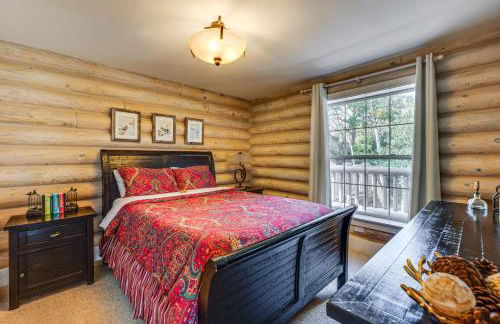 Secluded Log Cabin with Game Room and Forest Views - Foto 23