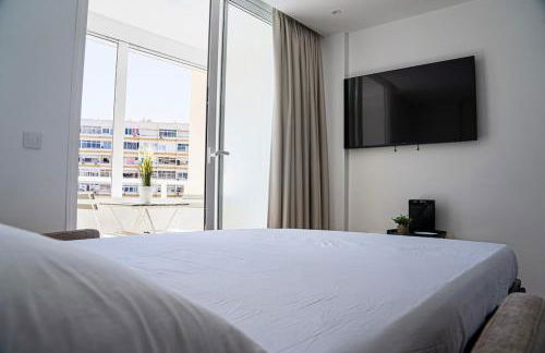 Modern apartment with pool and balcony - Foto 15