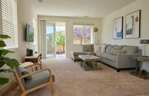 NEW Upscale House, Tahoe 30-min w/ Cal King - Foto 51