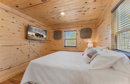 Cabin 1 - Peaceful Cabin Near River with Fire Pit and Hot Tub - Foto 24