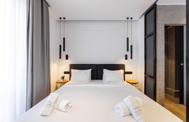 Kentro Luxury Suites - Photo 12