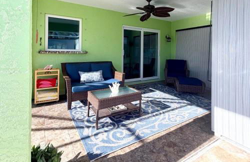 Beautiful Modern House with Private Saltwater pool - Foto 42