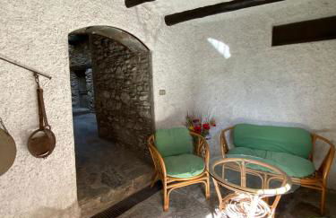 Independent Stone House with Lake View - Photo 28