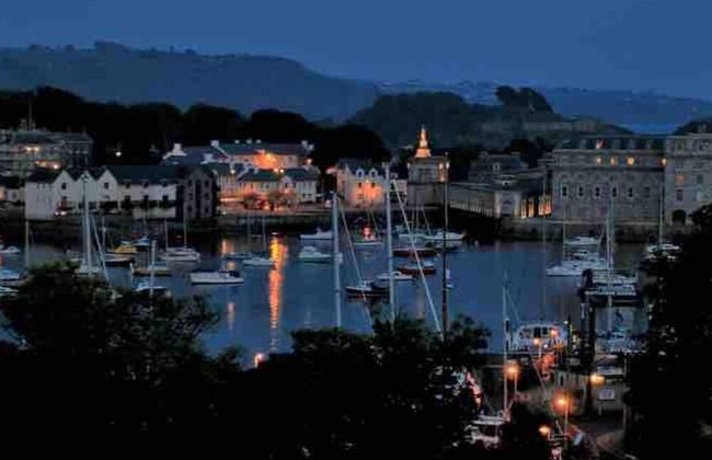 Cozy Coastal Apartment - Photo 27