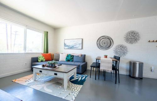 Spring Dream 2BR Apt with Parking in the Heart of DT - Foto 8