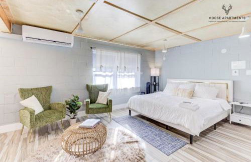 The Moose #6 - Modern Luxe Studio with Free Parking & King Bed - Foto 10