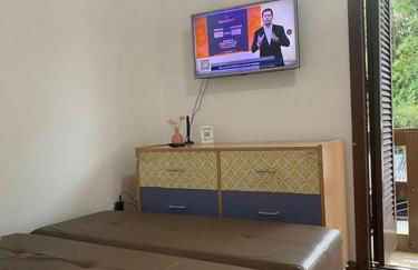 Apto inteiro, central, 1 quarto, bem equipado - Foto 5