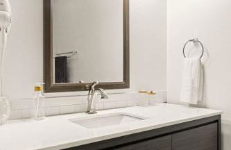 Newly Renovated 6BR 3BA Port Arthur Home with Hot Tub - Foto 27